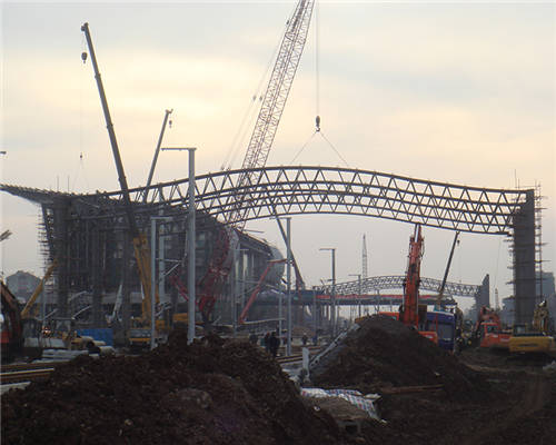 镇江站站房管桁架